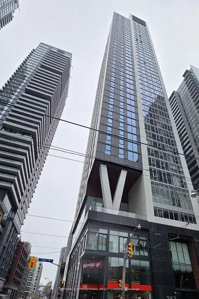 357 King Street W 2503, Toronto, On M5v 0s7