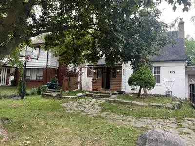 35 Luverne Avenue, Toronto, On M3h 1r7