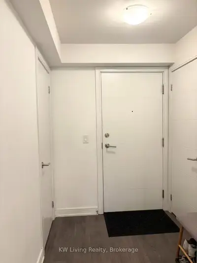 525 Adelaide Street W 1033, Toronto, On M5v 0n7