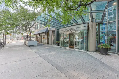 361 Front Street W 1906, Toronto, On M5v 3r5