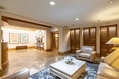 5 Kenneth Avenue 205, Toronto, On M2n 6m7