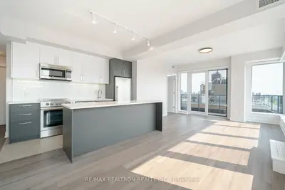 2525 Bathurst Street 1203, Toronto, On M6b 2y9