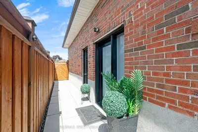 177 Searle Avenue, Toronto, On M3h 4b5