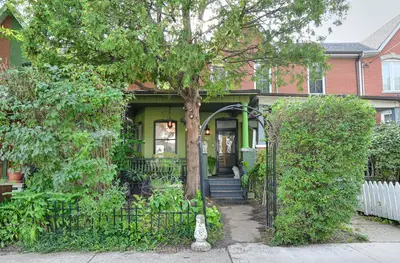 192 Lisgar Street, Toronto, On M6j 3g5