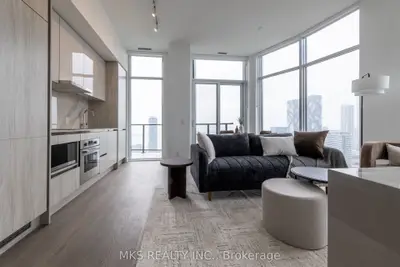 180 Front Street E Ph10, Toronto, On M5a 0a9