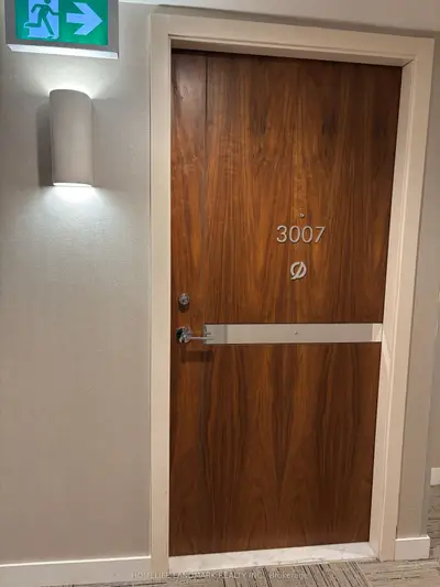 27 Mcmahon Drive 3007, Toronto, On M2k 0j2