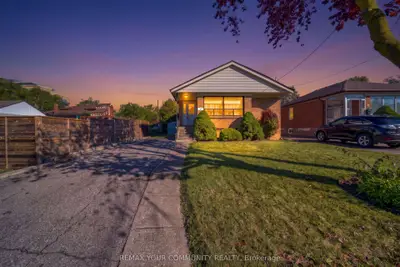 48 Alexis Boulevard, Toronto, On M3h 2p4