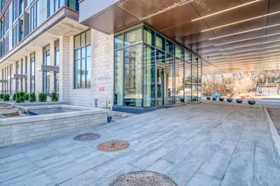250 Lawrence Avenue W 213, Toronto, On M5m 1b2