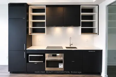 20 Edward Street 2412, Toronto, On M5g 0c5