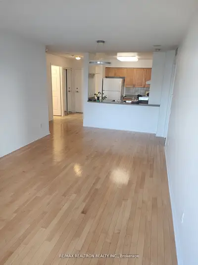 33 Empress Avenue 1112, Toronto, On M2n 6y7