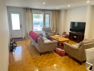 40 Bellevue Avenue, Toronto, On M5t 2n4