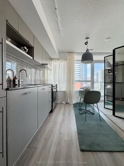 365 Church Street 1504, Toronto, On M5b 1h6