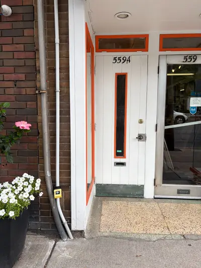 559a Mt Pleasant Road, Toronto, On M4s 2m5