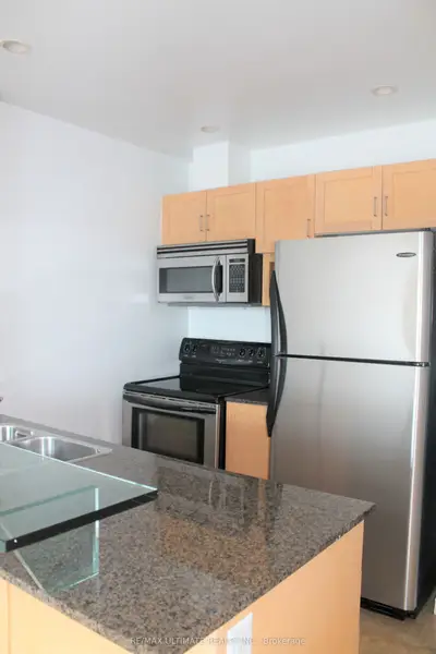 218 Queens Quay W 307, Toronto, On M5j 2y6
