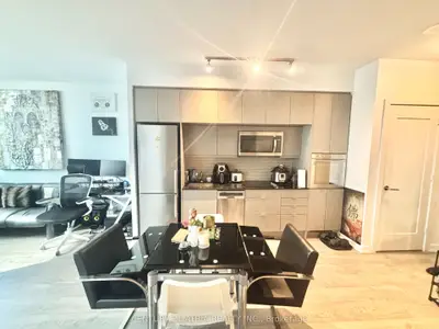 10 York Street 802, Toronto, On M5j 0e1