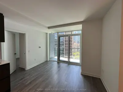 127 Broadway Avenue 805, Toronto, On M4p 1v3