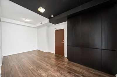 15 Iceboat Terrace 3207, Toronto, On M5v 4a5