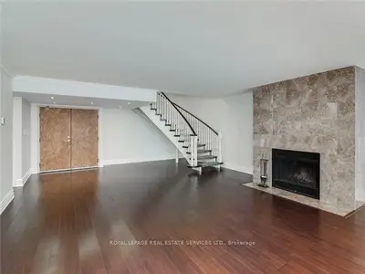 71 Charles Street E Ph1605, Toronto, On M4y 2t3