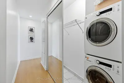 55 Regent Park Boulevard 1809, Toronto, On M5a 3h6