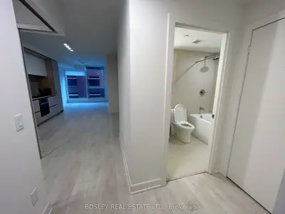 15 Mercer Street 714, Toronto, On M5v 3c6