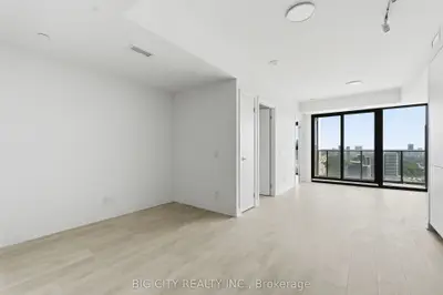 25 Frederick Todd Way 2208, Toronto, On M4g 0c6