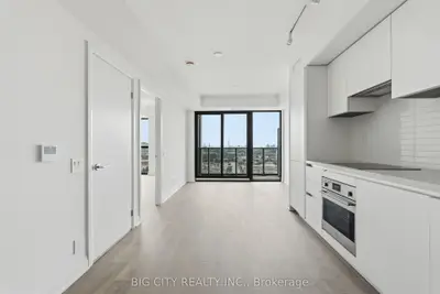 25 Frederick Todd Way 1211, Toronto, On M4g 0e8