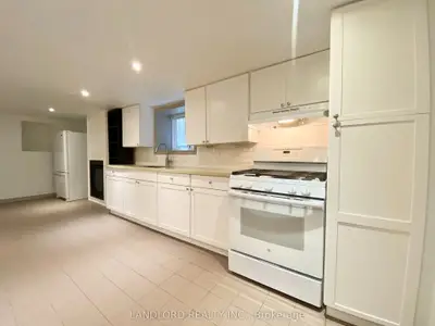 209 Madison Avenue 5, Toronto, On M5r 2s6