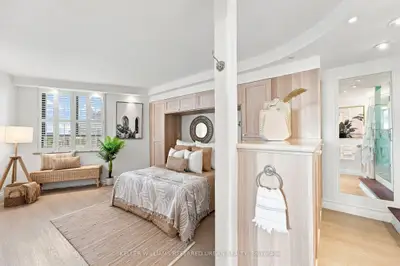 270 Queens Quay W 1201/02, Toronto, On M5j 2n4