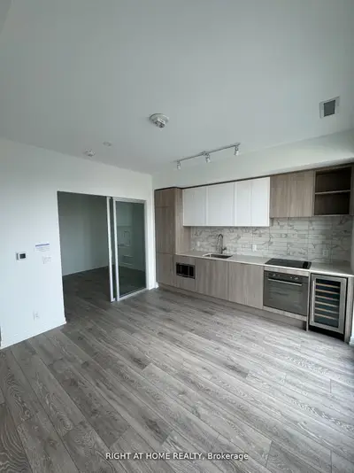 2020 Bathurst Street 1512, Toronto, On M5p 0a6