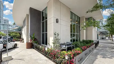 381 Front Street W 3011, Toronto, On M5v 3r8