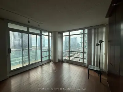 381 Front Street W 3011, Toronto, On M5v 3r8