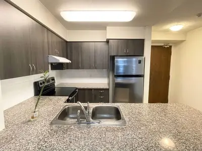 35 Hollywood Avenue 818, Toronto, On M2n 0a9