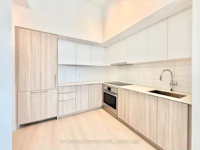 15 David Salomon Drive 704, Toronto, On M3c 1e7