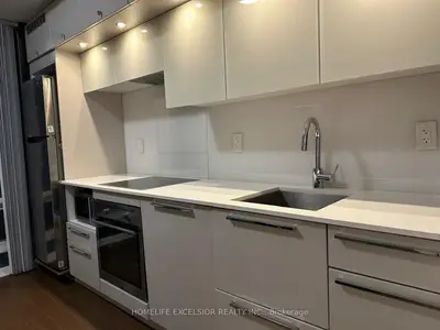15 Grenville Street 904, Toronto, On M4y 1a1