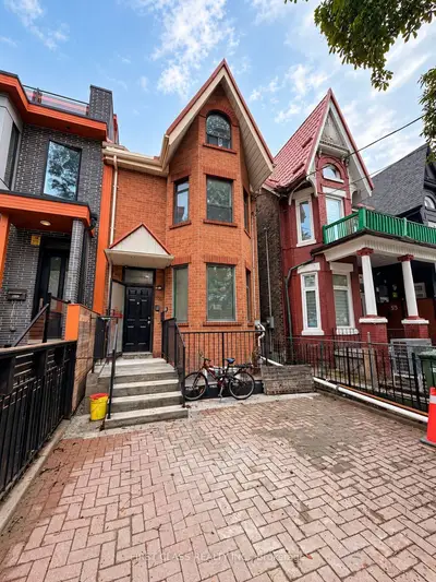 55 Huron Street, Toronto, On M5t 2a6