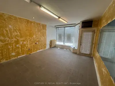 577 Vaughan Road, Toronto, On M6c 2r4