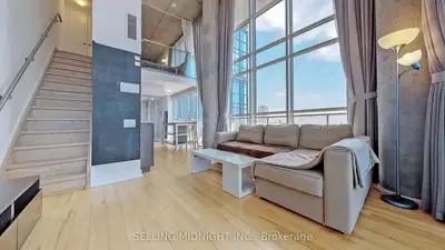5 Hanna Avenue 540, Toronto, On M6k 0b3