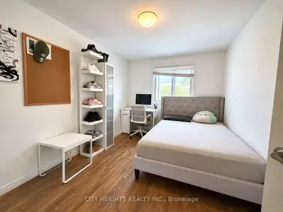 40 Wild Briarway Way 40, Toronto, On M2j 2l2