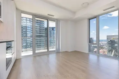 8 Widmer Street 4012, Toronto, On M5v 2e7