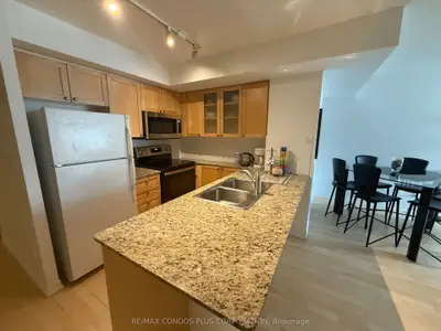 761 Bay Street 1402, Toronto, On M5g 2r2