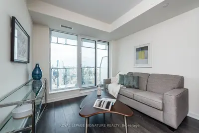 28 Freeland Street 5306, Toronto, On M5e 0e3