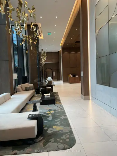 30 Inn On The Park Drive 2304, Toronto, On M3c 0p7