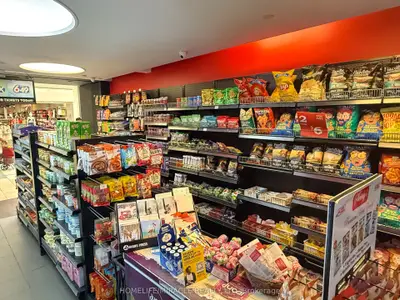 900 Dufferin Street W 580, Toronto, On M6h 4a9