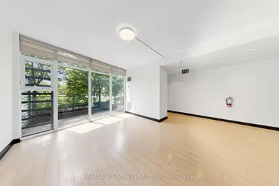 110 Fort York Boulevard, Toronto, On M5v 4a7