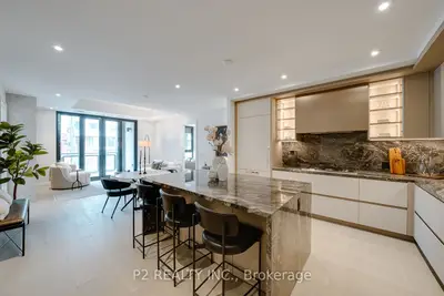2 Forest Hill 208, Toronto, On M4v 2l3