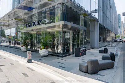 10 York Street 4303, Toronto, On M5j 0e1