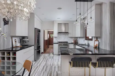 29 Denison Avenue, Toronto, On M5t 2m6