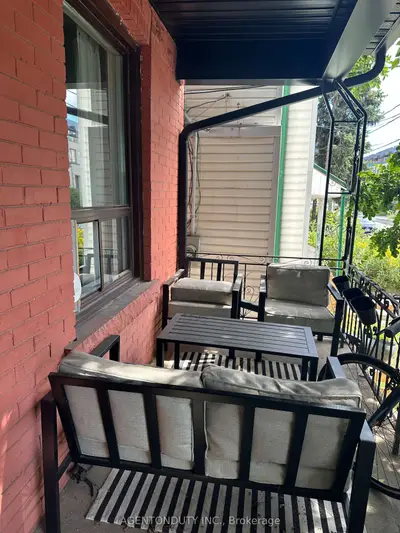 51 Perth Avenue, Toronto, On M6r 2c1