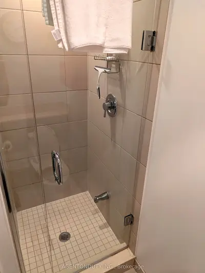 35 Balmuto Street 1009, Toronto, On M4y 0a3