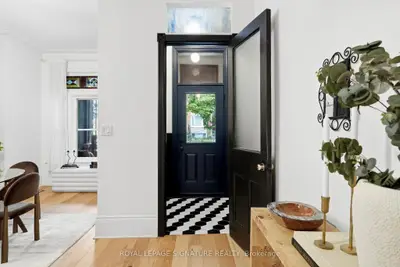 230 Dovercourt Road, Toronto, On M6j 3e1